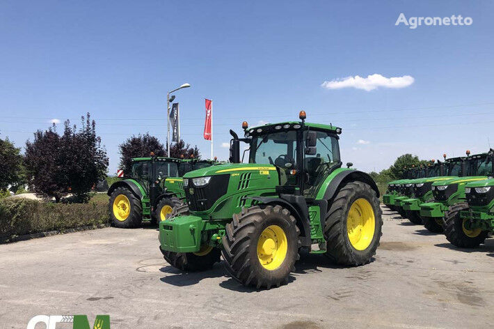 трактор колесный John Deere 6215R