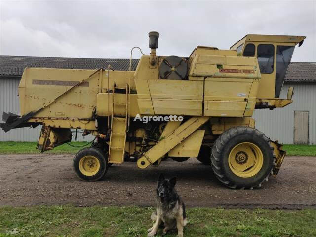 зерноуборочный комбайн New Holland 1550S